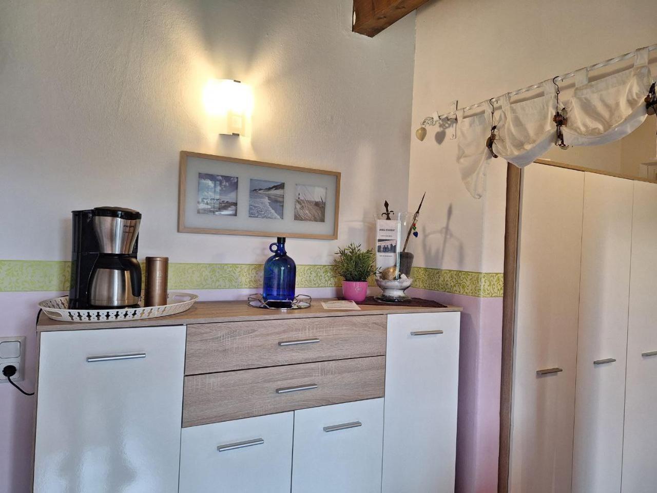 Kleine Einzigartige Ferienwohnung Auf Dem Bauernhof, Direkt In Der Natur Mit Blick Auf Schloss Braunfels Exterior photo